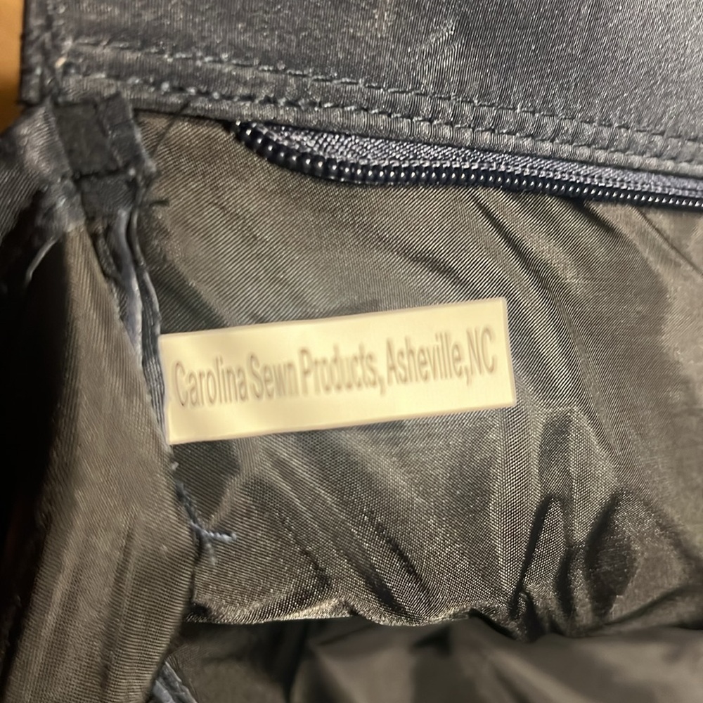 NWT- Fashion Navy Metro Tote, Carolina Sewn Products - Picture 4 of 8